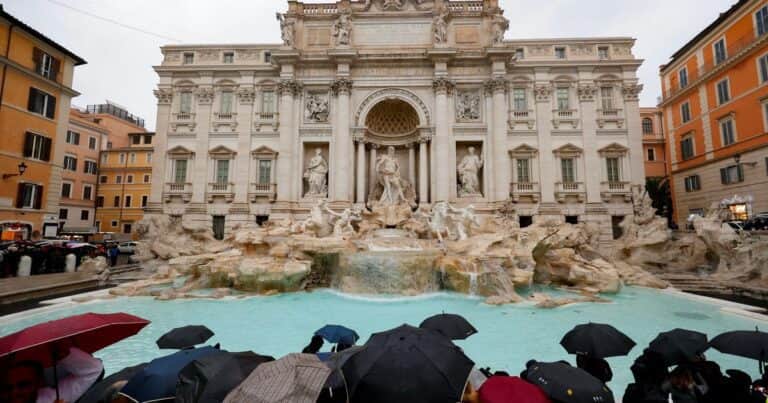 Roma analiza cobrar entrada para visitar la Fontana de Trevi a partir de enero