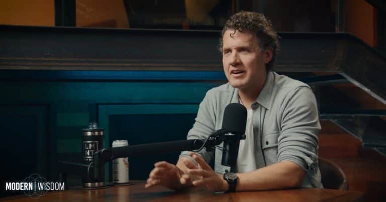 Las claves del gurú de la autoayuda, Mark Manson, para reducir el caos y encontrar equilibrio en la vida