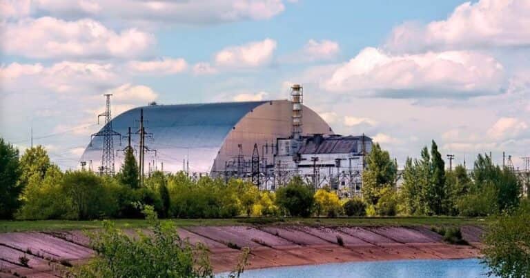 Qué es el Nuevo Confinamiento Seguro, el «escudo protector» que contiene la radiación de Chernobyl y que la ONU considera dañado
