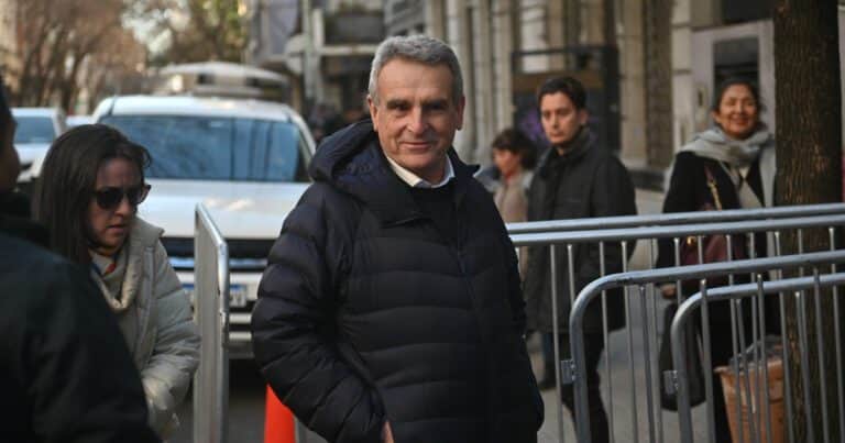 «No es soberanía comprar aviones que no sirven para disuadir a los ingleses por Malvinas»: la dura respuesta de Agustín Rossi a las críticas de Milei