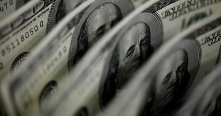 Con el dólar estable y el riesgo país en baja el mercado está pendiente de la acumulación de reservas