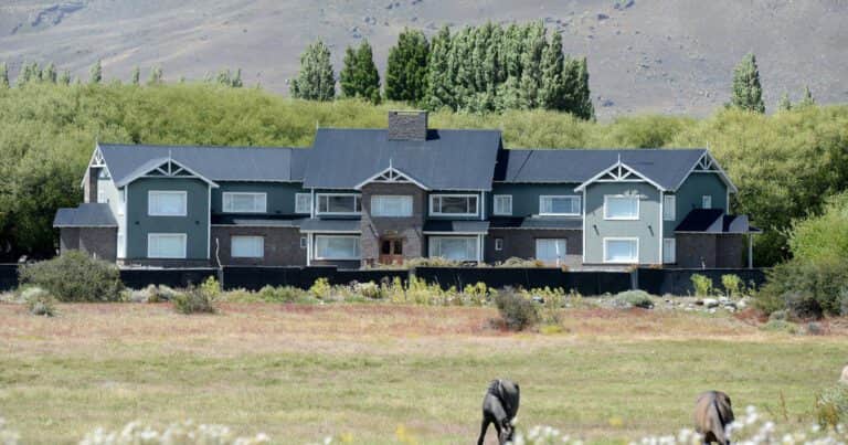 Caso Cuadernos: el detalle de las coimas que pagó la empresa que manejó el hotel boutique de Cristina Kirchner que será decomisado