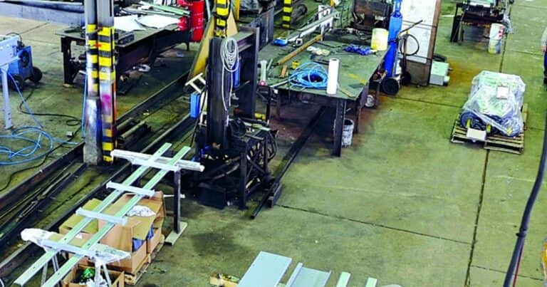 La industria volvió a hundirse en octubre y la caída no encuentra piso