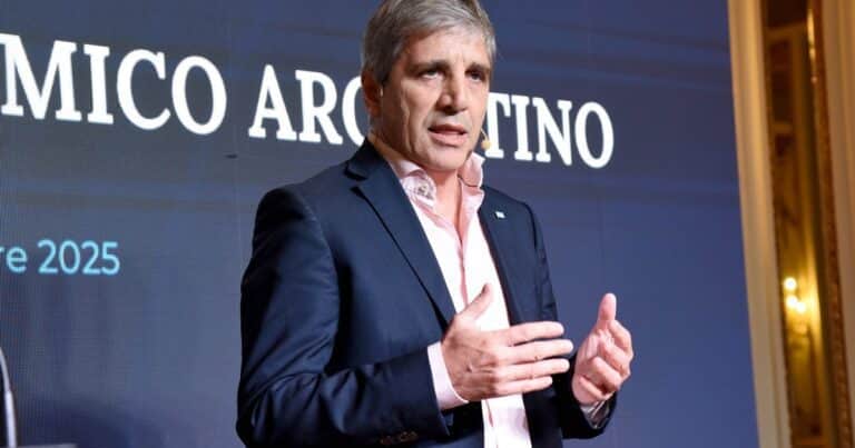 Crece la guerra de Luis Caputo con los intendentes: ahora publicó una web con las tasas que cobra uno