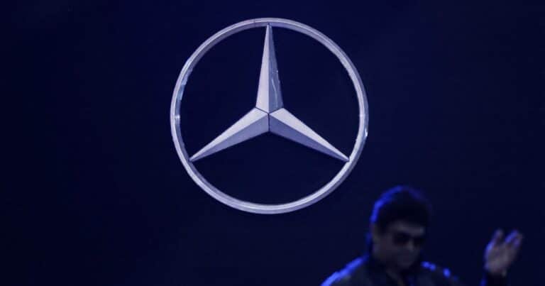 Mercedes Benz anunció que reintegrará a sus clientes los impuestos internos si se derogan antes del 31 de enero