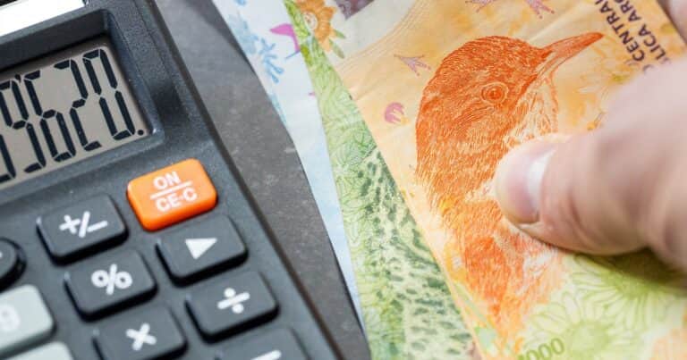 Los salarios volvieron a quedar por debajo de la inflación y se resiente el poder adquisitivo