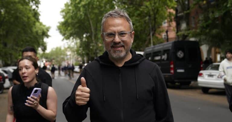 Movida del Gobierno: Diego Valenzuela juró como senador, pero pidió licencia y ahora suena como jefe de Migraciones