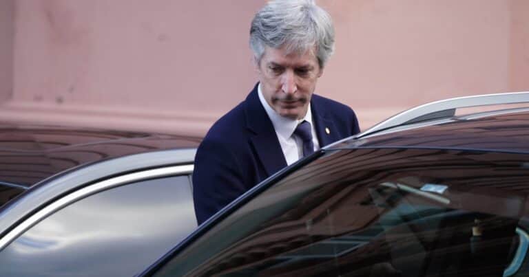 Previo a un test clave para Caputo, el Banco Central comunicó cambios de sorpresa el martes a última hora