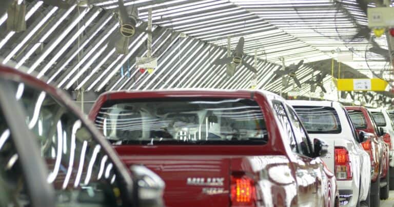Fuerte caída de la producción automotriz, que retrocedió 29,3% en noviembre