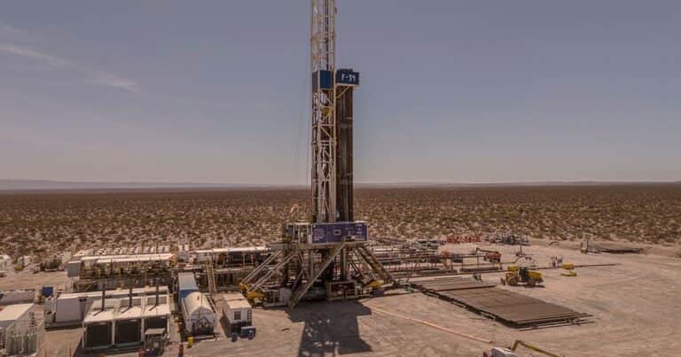 Tras casi 20 años, el petróleo y el gas de Vaca Muerta empujaron récords en un pilar para el programa de Milei