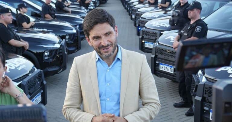 En un abierto desafío a Caputo, Maximiliano Pullaro dijo que no traerá a Argentina los 800 millones de dólares de deuda colocada en Wall Street