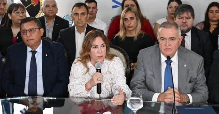 Movimientos de bancas: el gobernador tucumano tendrá un monobloque propio en el Senado