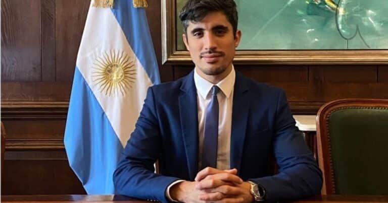 El Gobierno desplazó a un diplomático argentino de la Embajada en Siria por darle «me gusta» a un posteo que pedía «fuego para Israel»