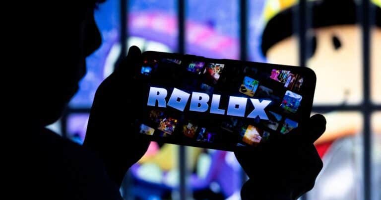Tu hijo juega Roblox o Fortnite: el check rápido para evitar líos con chat y compras