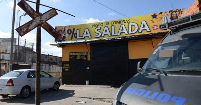 Operativo de la Policía Federal en La Salada: secuestraron ropa con marcas falsificadas