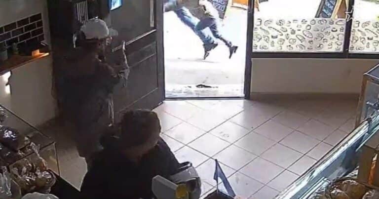 Dramático robo en una panadería de Mar del Plata: un ladrón amenazó a la empleada y le apuntó con un arma a un nene