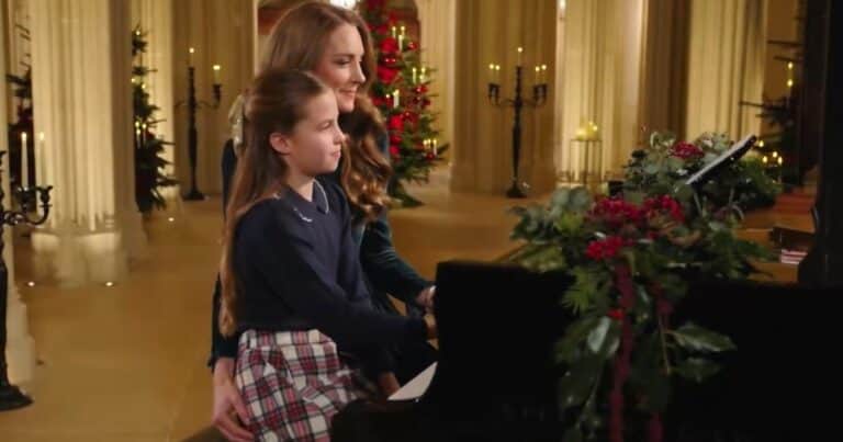 Kate Middleton tocó el piano con su hija Charlotte en un emotivo video de Navidad