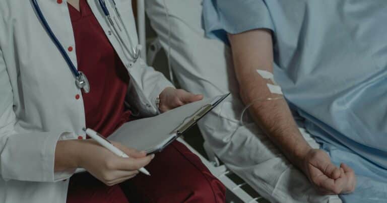 Disfrutaba de un día con sus amigos y sufrió un traumático incidente que cambió su vida: «Solo recuerdo pequeños fragmentos»