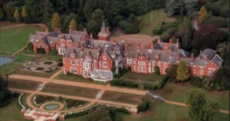 Paga un grano de pimienta de alquiler por un castillo de 120 habitaciones