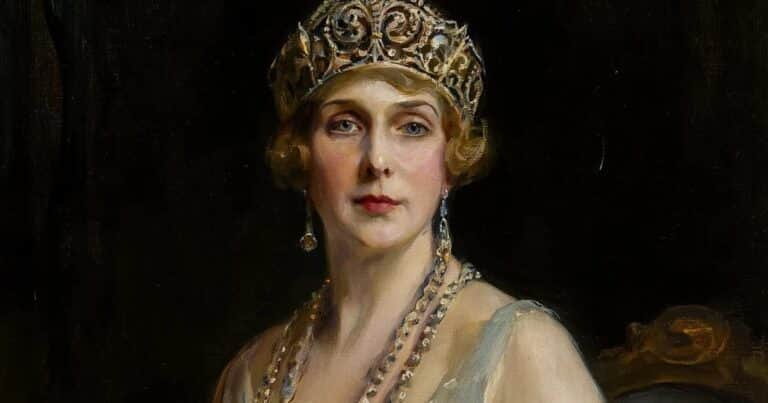 Victoria Eugenia, la reina audaz: su marido le regalaba diamantes cuando le era infiel, ella los vendía y sustituía por fantasías