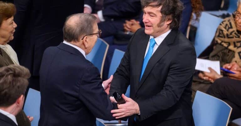 Milei asistió a la entrega del Nobel de la Paz en Noruega, pero adelantó su regreso sin la foto con María Corina Machado