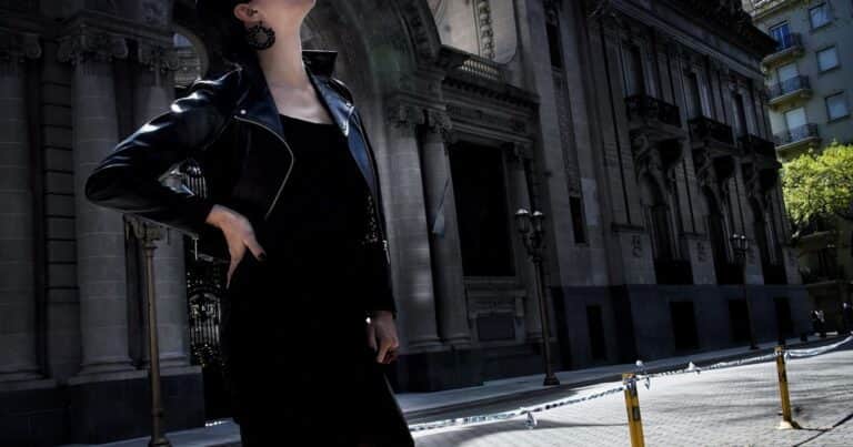 Qué colores de ropa muestran autoconfianza, según los expertos en psicología