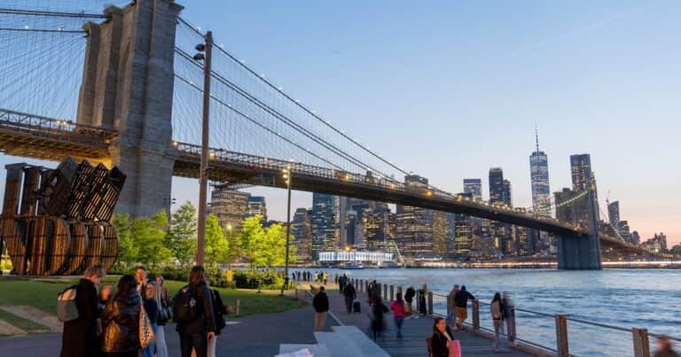 La increíble prueba que soportó el puente de Brooklyn para saber si era resistente