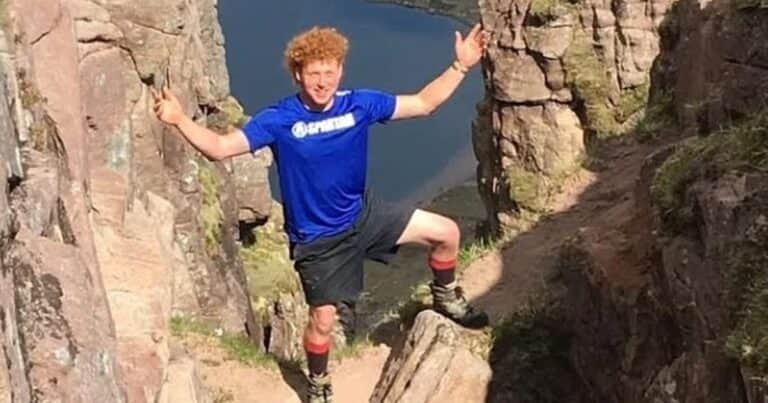 Un joven de 23 años se resbaló de un acantilado durante sus vacaciones en Australia: hallaron su cuerpo en el océano