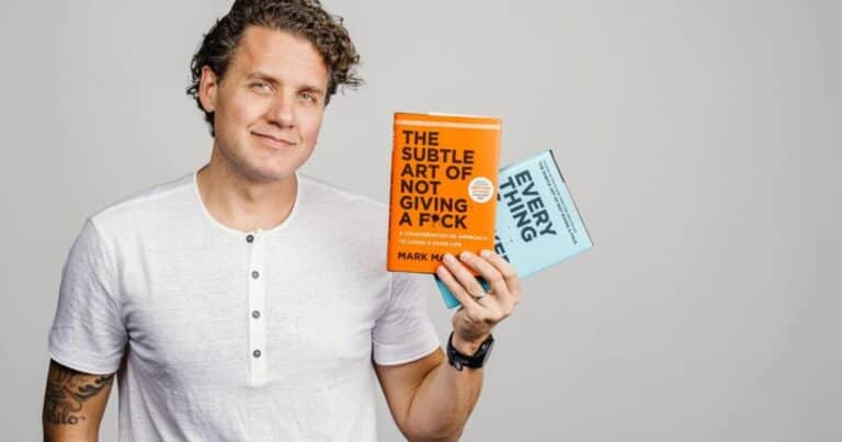 Incomodidad, frustración y duda: los pilares que expone Mark Manson para lograr crecimiento personal