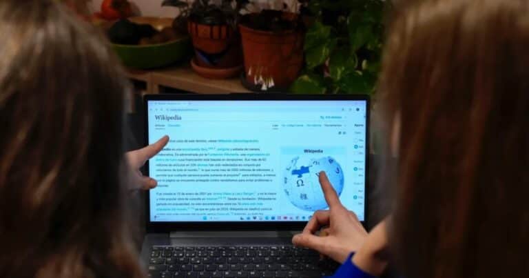 Wikipedia, la enciclopedia abierta más grande del mundo cumple 25 años