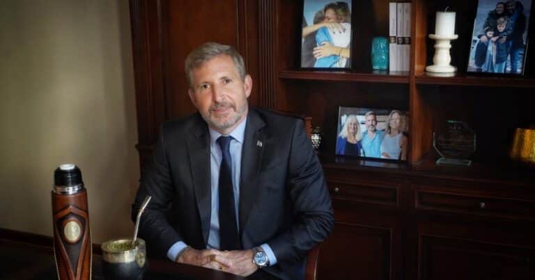 Denuncian espionaje en Entre Ríos: encontraron aparatos para grabar y filmar en la oficina de Rogelio Frigerio