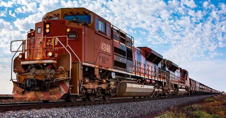 Con más de 7 kilómetros de largo y 682 vagones, así fue el tren de carga más largo del mundo