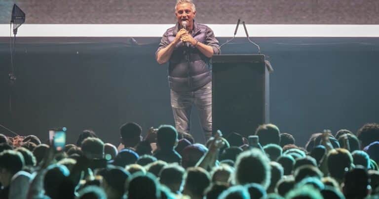 La interna libertaria se reavivó en La Derecha Fest: trolls viralizan insultos y silbidos contra Sebastián Pareja, pero Las Fuerzas del Cielo se despegan