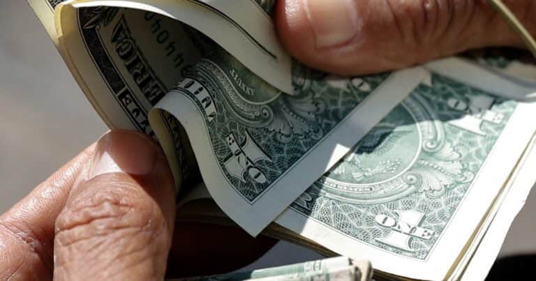 Dólar hoy y dólar blue, EN VIVO: a cuánto cotiza y cuál es el precio del paralelo este viernes 2 de enero, minuto a minuto