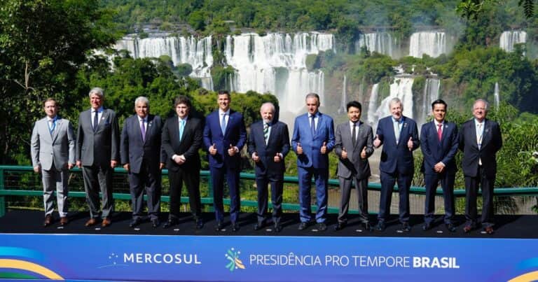 El sábado es la reunión en Paraguay para firmar el acuerdo Mercosur-Unión Europea, pero sólo el uruguayo Yamandú Orsi confirmó el viaje