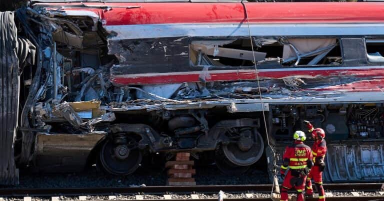 La mayor tragedia ferroviaria de España: el choque de trenes en Adamuz revive el «infierno del Túnel 20»