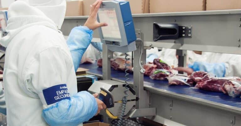 Todavía sin noticias de la ampliación del cupo, el Gobierno distribuyó la cuota de 20.000 toneladas para exportar carne a EEUU