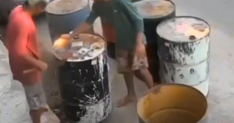 Dos jóvenes que jugaban con fuego sufrieron una tremenda explosión: el impactante video del incidente