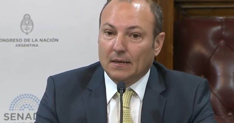 Confirmaron que no puede salir del país un juez federal procesado por dictar un fallo a cambio de una coima