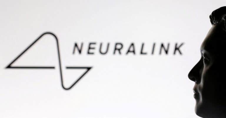 Quedó parapléjico tras un accidente y ahora prueba el chip cerebral de Elon Musk: “Se siente mágico”
