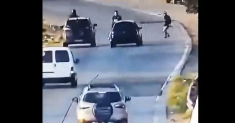 Una policía atropelló e hizo volar por el aire a un ladrón que intentó robarle a un motociclista en Quilmes