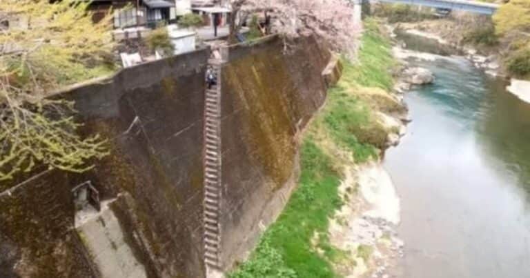 La escalera más terrorífica del mundo está en Japón