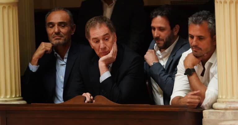 Javier Milei y sus medidas, EN VIVO: Santilli va a Chaco y el Gobierno acelera los contactos con gobernadores por la reforma laboral