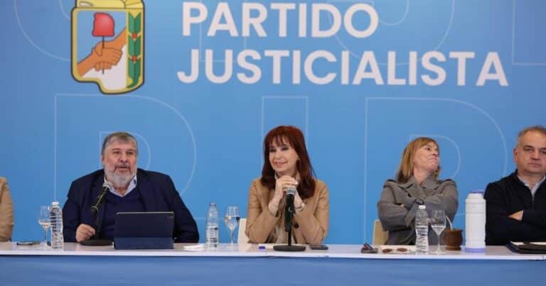 Cristina Kirchner pierde más poder en el Congreso: solo 15 senadores le responden