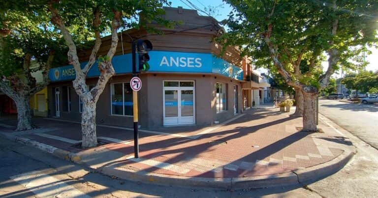 ANSES paga bono y aumento en enero 2026: cuánto cobrás y cuándo te depositan