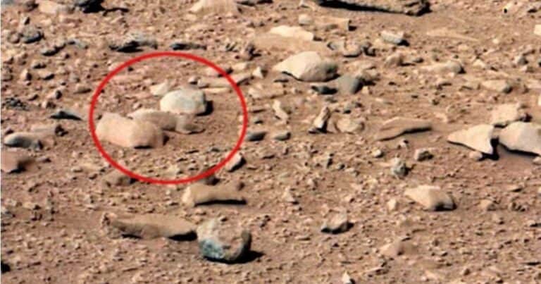 Hay fotos y videos que muestran misteriosos seres y objetos en Marte