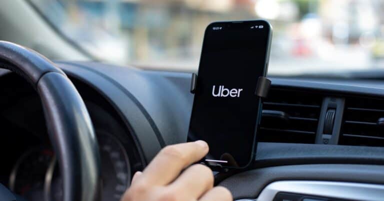 Cuánto se gana manejando un Uber, según un conductor influencer