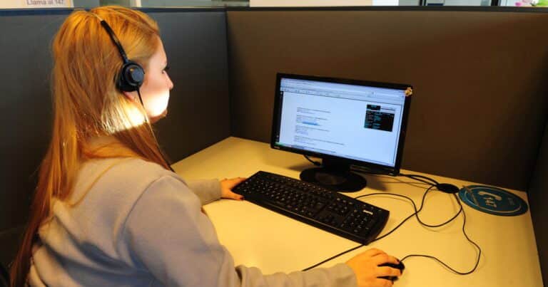 Cuánto gana un trabajador de call center en febrero de 2026 y cómo queda el sueldo por hora