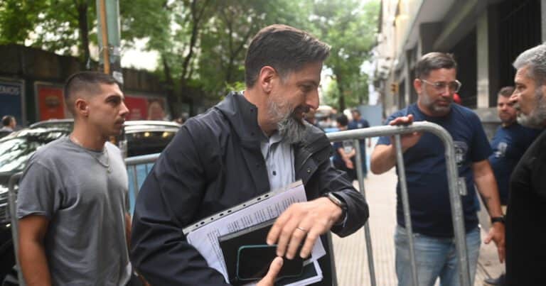 Salario docente: la oposición impulsa una ley para declarar la emergencia y sumar hasta $119 mil por cargo