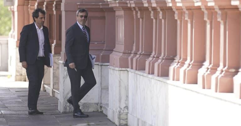 Avalancha de importaciones chinas: vencen 50 barreras arancelarias y una complica a la empresa del presidente de la UIA